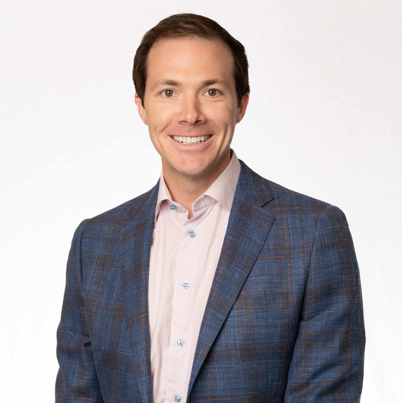 Dr. Adam Hoxie headshot