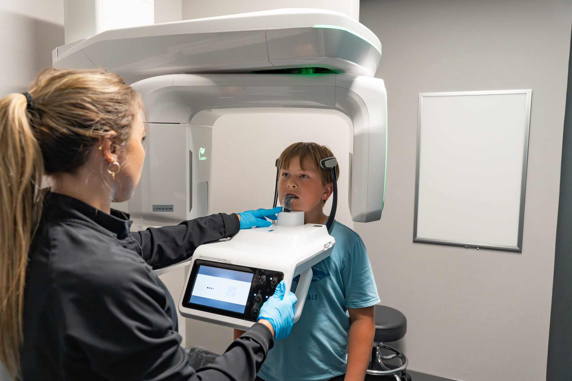 Digital panoramic X-ray of an orthodontic patient at Ovation Orthodontics